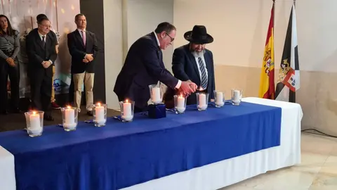La Comunidad Israelita inicia las celebraciones de Januc&aacute; / Laura Ortiz