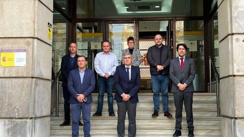 Minuto de silencio en Delegaci&oacute;n del Gobierno / Cedida