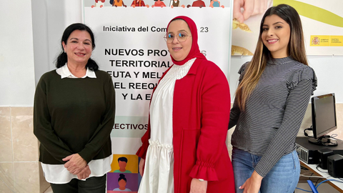 Tres de las usuarias de este programa que han encontrado trabajo / Dani Hern&aacute;ndez