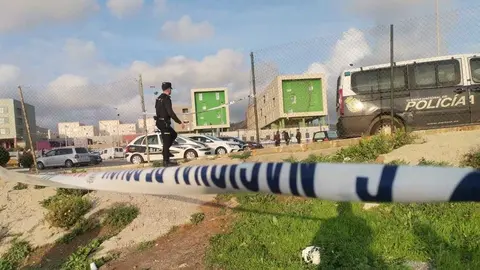  Despliegue policial en Loma Colmenar tras el hallazgo del cad&aacute;ver (C.A./ARCHIVO) 