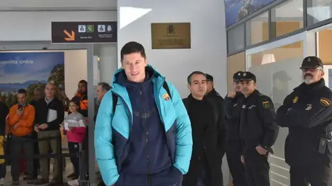 Llegada del Barsa a Ceuta / Rafa B&aacute;ez
