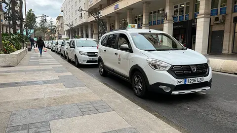 Taxis en la parada de la Gran V&iacute;a / Archivo