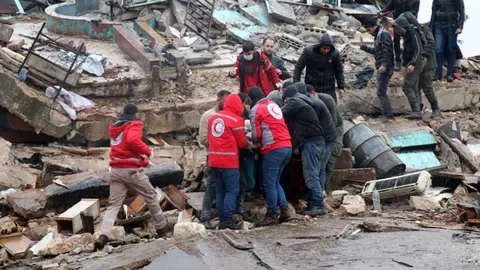 Voluntarios de la Media Luna Roja en Turqu&iacute;a / Cruz Roja