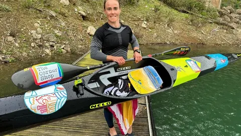 Isa Contreras con su nueva embarcacion