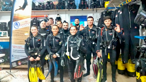 J&oacute;venes participantes en esta iniciativa de Burbujas y la Casa de la Juventud / Burbujas