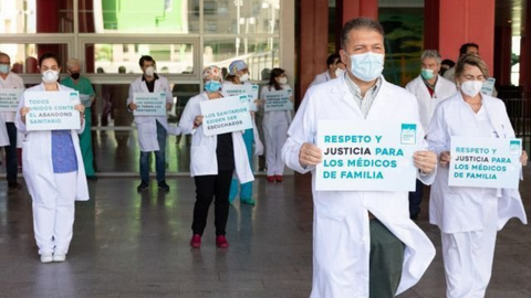 Concentraci&oacute;n de los m&eacute;dicos ceut&iacute;es / Archivo