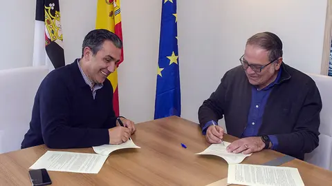 Firma del convenio con la Comunidad Israelita