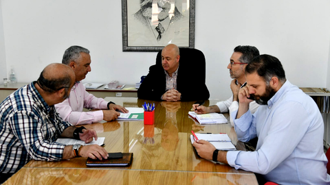 El PSOE durante su encuentro con la Asociaci&oacute;n Espa&ntilde;ola Contra el C&aacute;ncer