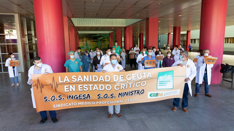 Concentraci&oacute;n de m&eacute;dicos ante el Hospital Universitario/ Foto: Sindicato M&eacute;dico