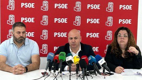 Juan Guti&eacute;rrez y parte de su equipo durante la comparecencia de este mi&eacute;rcoles