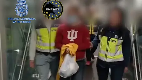Detenci&oacute;n en Barajas / Polic&iacute;a Nacional