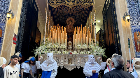 Salida procesional de la Hermandad de Nuestro Padre Jes&uacute;s de la Flagelaci&oacute;n y Mar&iacute;a Sant&iacute;sima de la Caridad en 2023 / Daniel Hern&aacute;ndez(7)