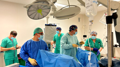 El servicio de Urolog&iacute;a del HUCE opera a ocho nuevos pacientes mediante la t&eacute;cnica I-TIND
