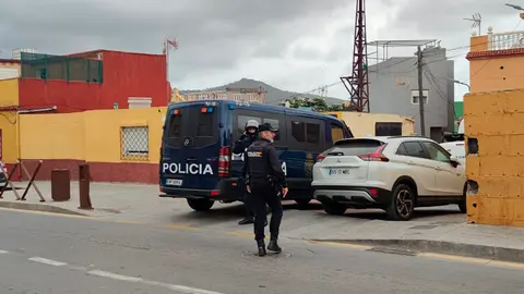 Operaci&oacute;n policial en Los Rosales / Enrique Rom&aacute;n