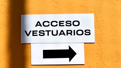 Acceso a vestuarios en el Jos&eacute; Mart&iacute;nez Pirri