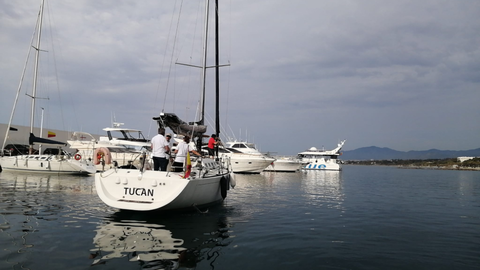 El inicio de la 5&ordf; Regata Intercontinental Marbella-Ceuta se hace esperar