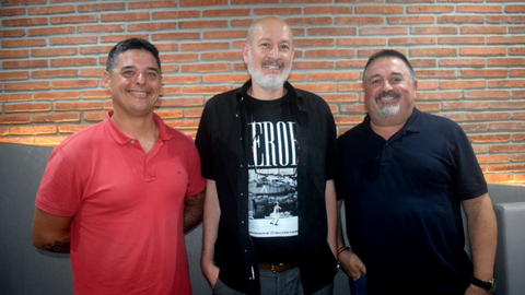 Ram&oacute;n Rodr&iacute;guez junto a los representantes de la AUME