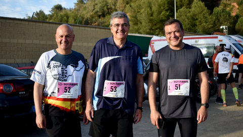El candidato del PSOE junto al delegado del Gobierno en la salida del Trail Los Fuertes