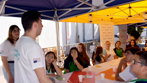 Corresponsales juveniles de la Fundaci&oacute;n Bertelsmann exponen las ventajas de la FP Dual a alumnos ceut&iacute;es / Rafa B&aacute;ez