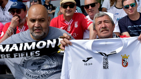 Aficionados de la AD Ceuta FC en el Alfonso Murube