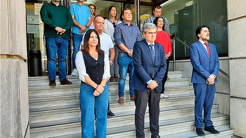Minuto de silencio en Delegaci&oacute;n del Gobierno