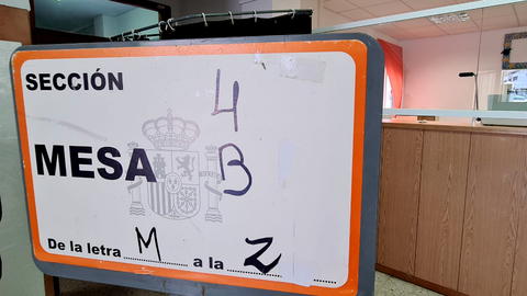 Colegio electoral durante las pasadas elecciones auton&oacute;micas / Archivo