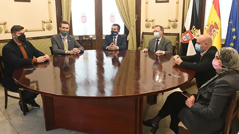  Una Junta de Portavoces el pasado febrero de 2022 con Mohamed Mustafa, Carlos Verdejo, Rontom&eacute;, Juan Vivas, Juan Guti&eacute;rrez y Fatima Hamed./archivo 