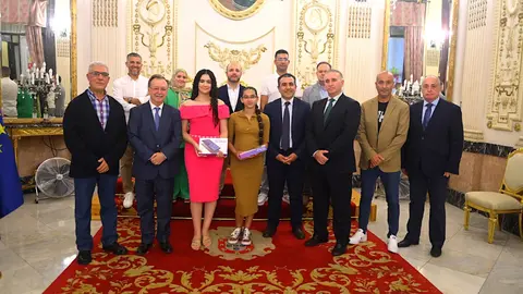 Foto de familia en el Sal&oacute;n del Trono/ Foto: Ciudad Aut&oacute;noma