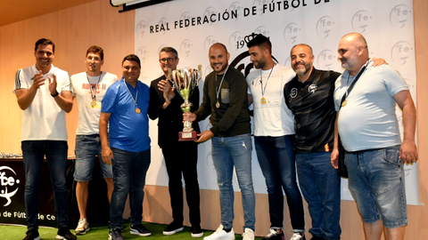 entrega de trofeos de la Liga de Veteranos de f&uacute;tbol  (11)