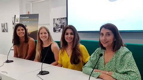 Presentaci&oacute;n de las VI Jornadas del D&iacute;a Internacional del Yoga / C&eacute;sar Mart&iacute;n
