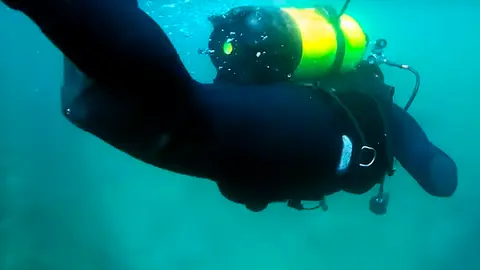 Entrenamiento de buceo del RING-7