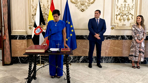Chandiramani toma posesi&oacute;n con Ram&iacute;rez y Orozco de fondo / Mohammed Ettouileb