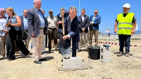Primera piedra de la nueva nave del Banco de Alimentos / Daniel Hern&aacute;ndez