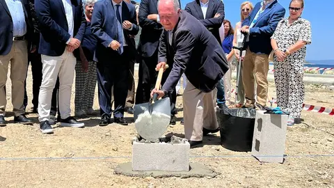 Primera piedra de la nueva nave del Banco de Alimentos / Daniel Hern&aacute;ndez