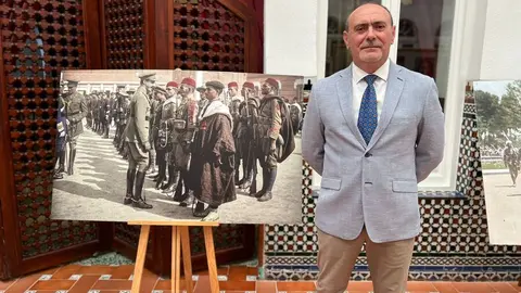 Exposici&oacute;n de Fotograf&iacute;as coloreadas en el Casino Militar / Daniel Hern&aacute;ndez