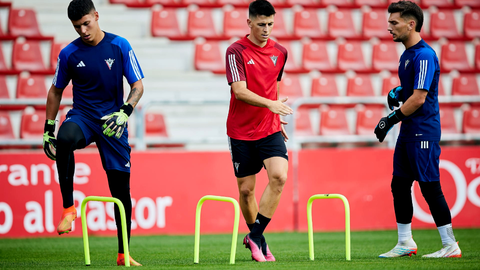 Alberto Reina comienza la pretemporada con el CD Mirand&eacute;s
