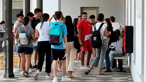 Estudiantes en el Campus Universitario / Archivo