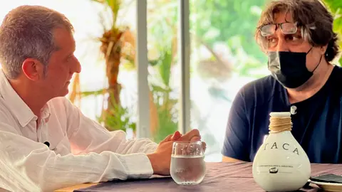 Antonio Nepomuceno, durante un entrevista en el restaurante &Iacute;taca / Daniel Hern&aacute;ndez