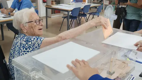  Los ceut&iacute;es han acudido a votar con muchos planes para el resto del d&iacute;a 