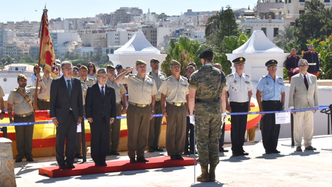 Solemne izado de Bandera para conmemorar al patr&oacute;n de Espa&ntilde;a 