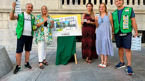 Cup&oacute;n de la ONCE dedicado al Paseo del Revell&iacute;n / Daniel Hern&aacute;ndez