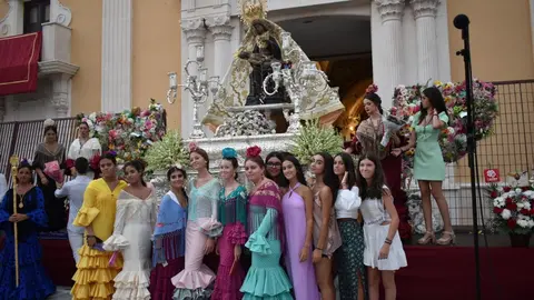 Ofrenda floral a la Virgen de &Aacute;frica
