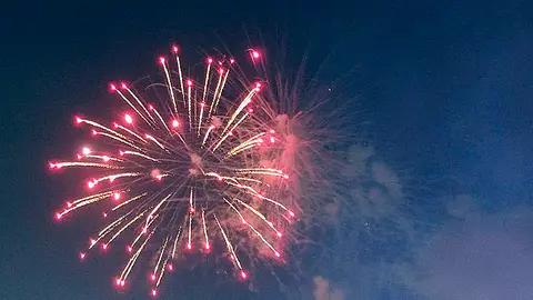 Fuegos Artificiales / Enrique Rom&aacute;n