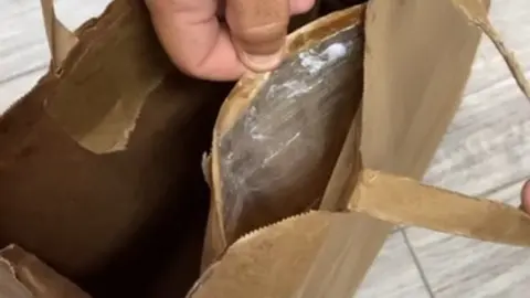 Detalle de una 'bolsa trucada'