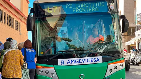 Autobus / Daniel Hern&aacute;ndez