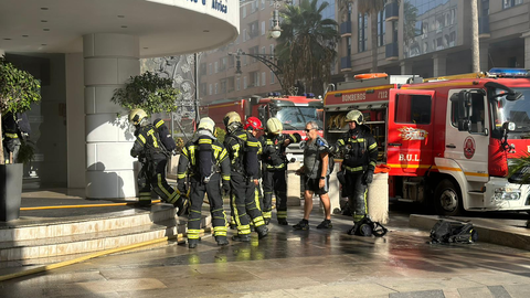 Incendio en el Hotel Puerta de &Aacute;frica / Archivo