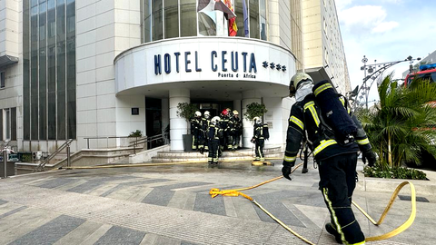Incendio en el Hotel Puerta de &Aacute;frica / Mohammed Ettouileb