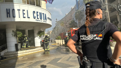 Incendio en el Hotel Puerta de &Aacute;frica / Mohammed Ettouileb