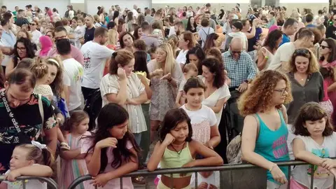 Fiesta infantil en la Plaza Nelson Mandela / C&eacute;sar Mart&iacute;n