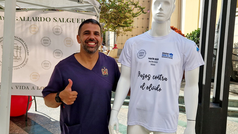 Claudio Alarc&oacute;n, con el apoyo de los mayores de la Fundaci&oacute;n Gallardo, a la Marat&oacute;n de Berl&iacute;n 